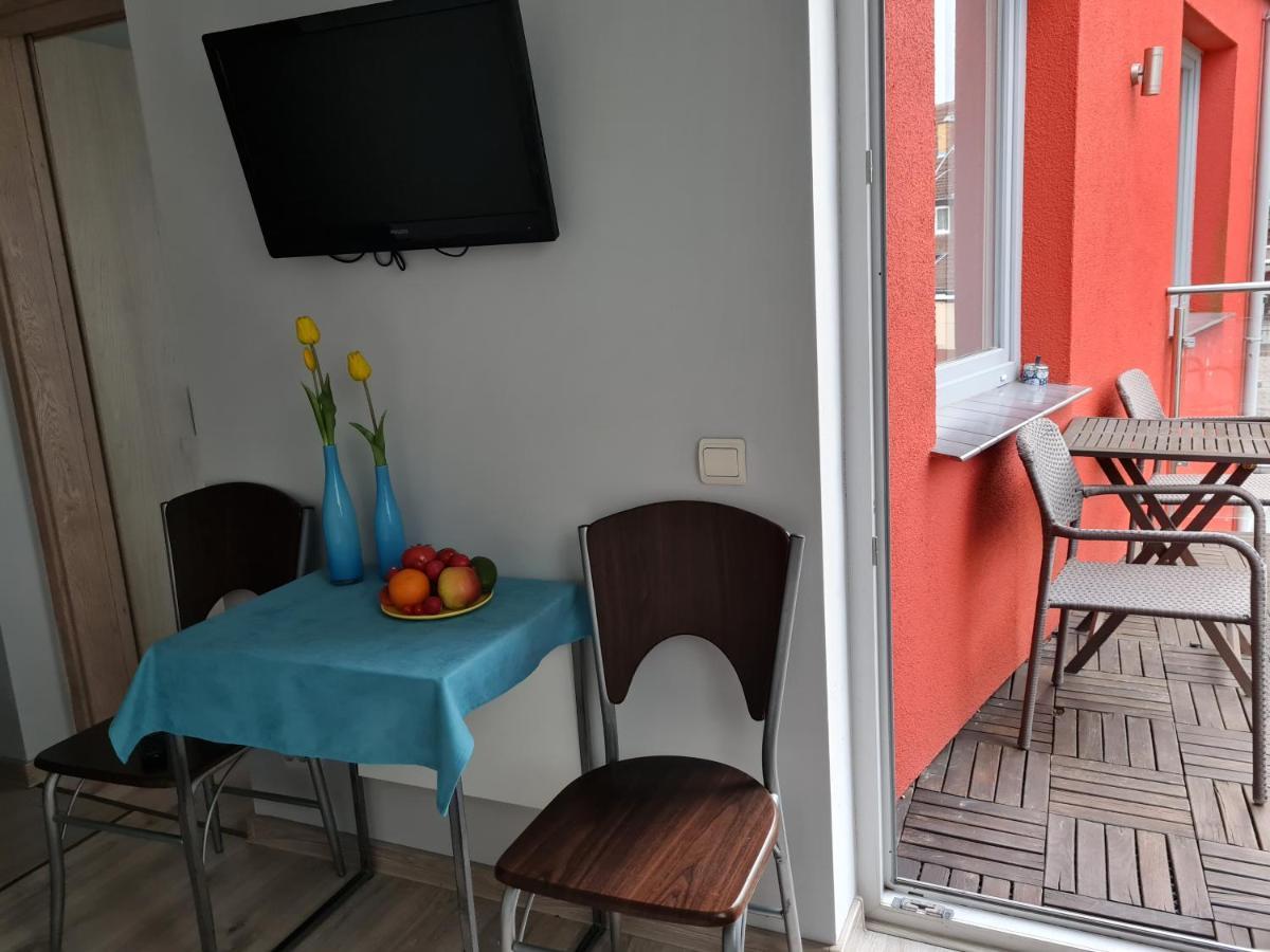Bela - Pokoje Z Aneksami I Apartamenty Колобжег Екстериор снимка