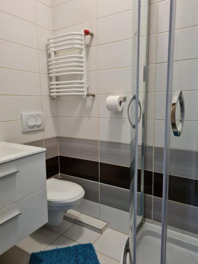 Bela - Pokoje Z Aneksami I Apartamenty Колобжег Екстериор снимка