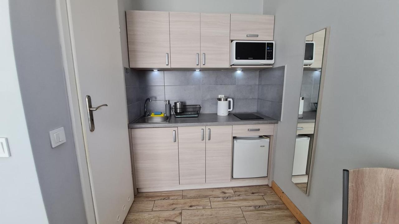 Bela - Pokoje Z Aneksami I Apartamenty Колобжег Екстериор снимка