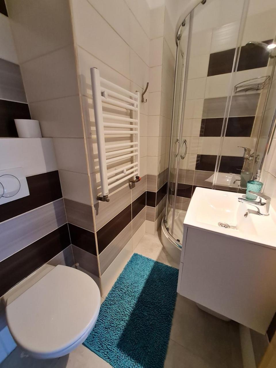 Bela - Pokoje Z Aneksami I Apartamenty Колобжег Екстериор снимка